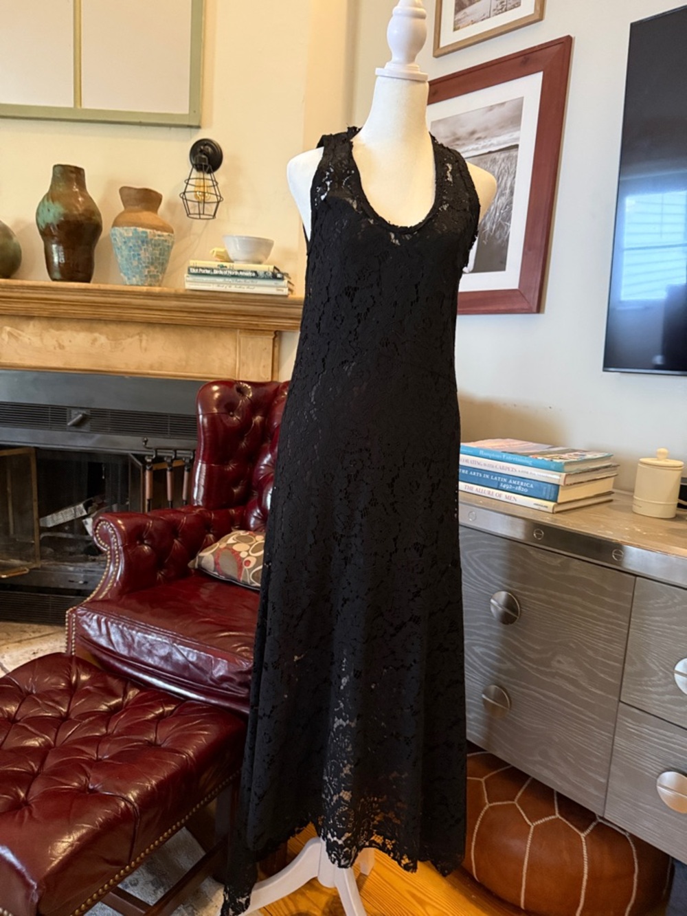 Black Lace Asymmetrical Hem Sleeveless Dress